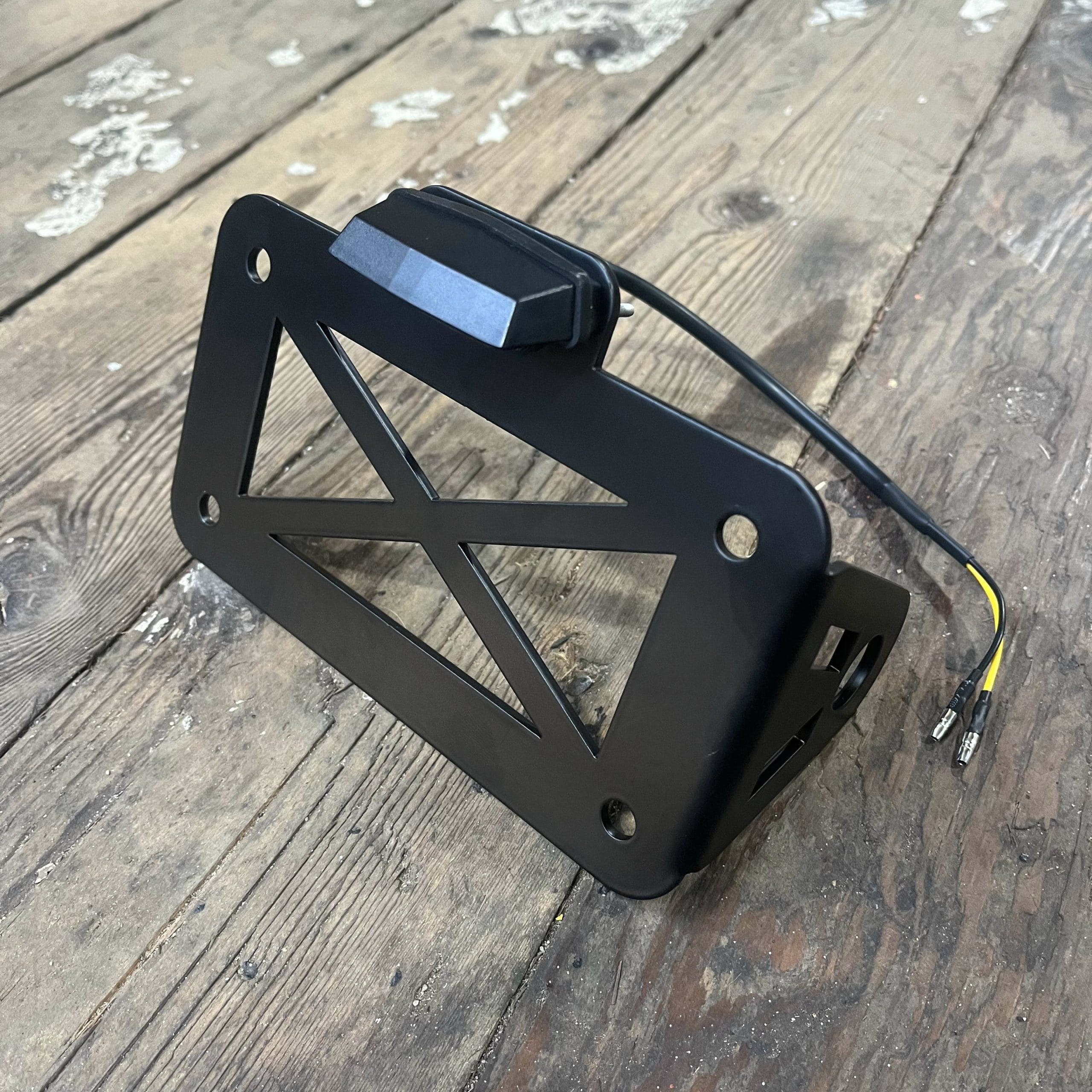 Side Mount Number Plate Bracket with LED light (20mm Axle)